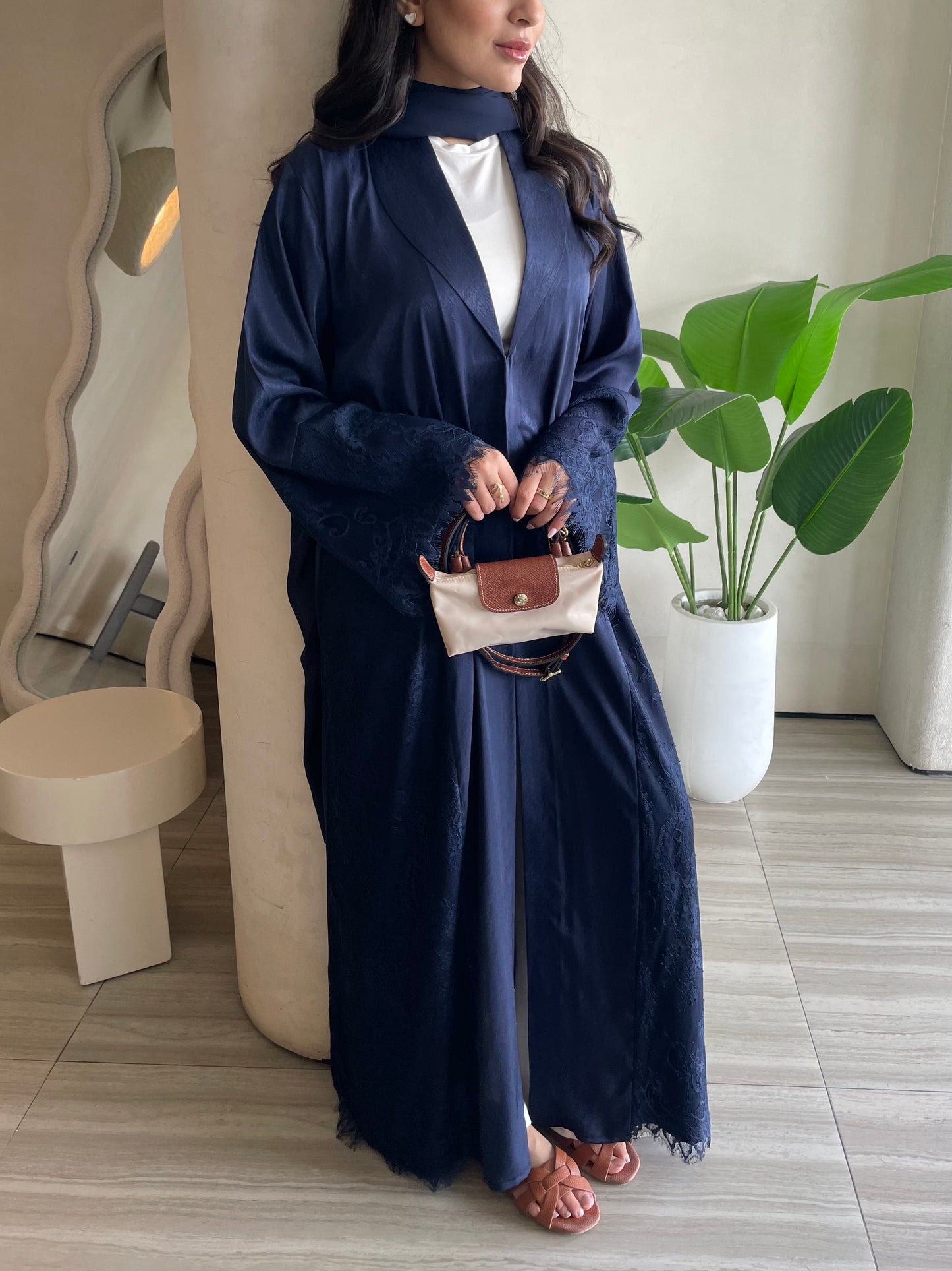 S394 - Shinny straight cut black abaya