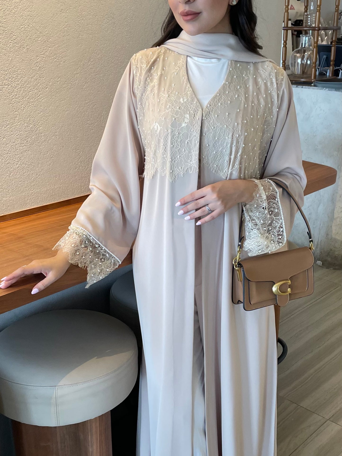 S391 - Cream dantel abaya