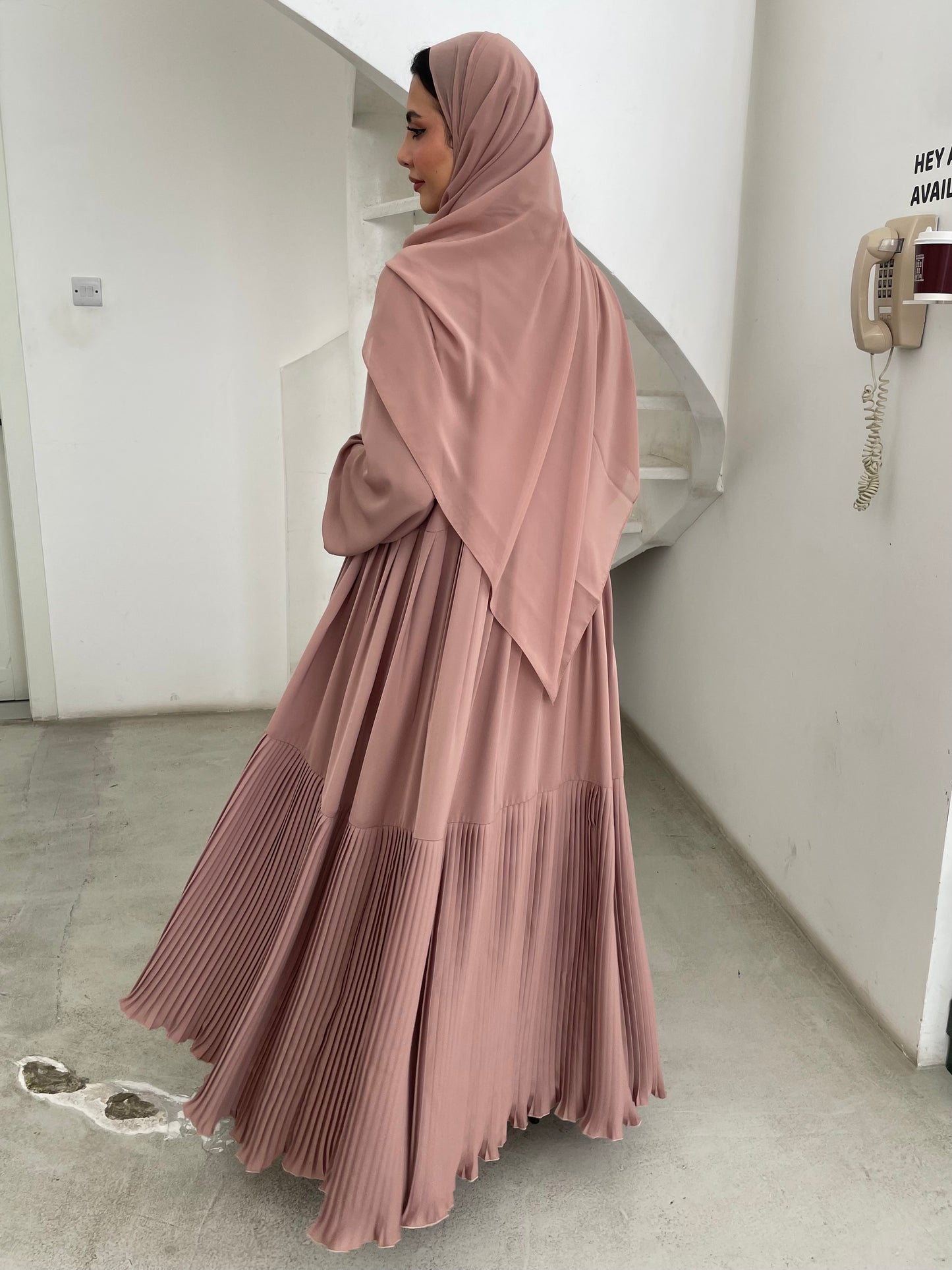 S366 Beige pleated abaya