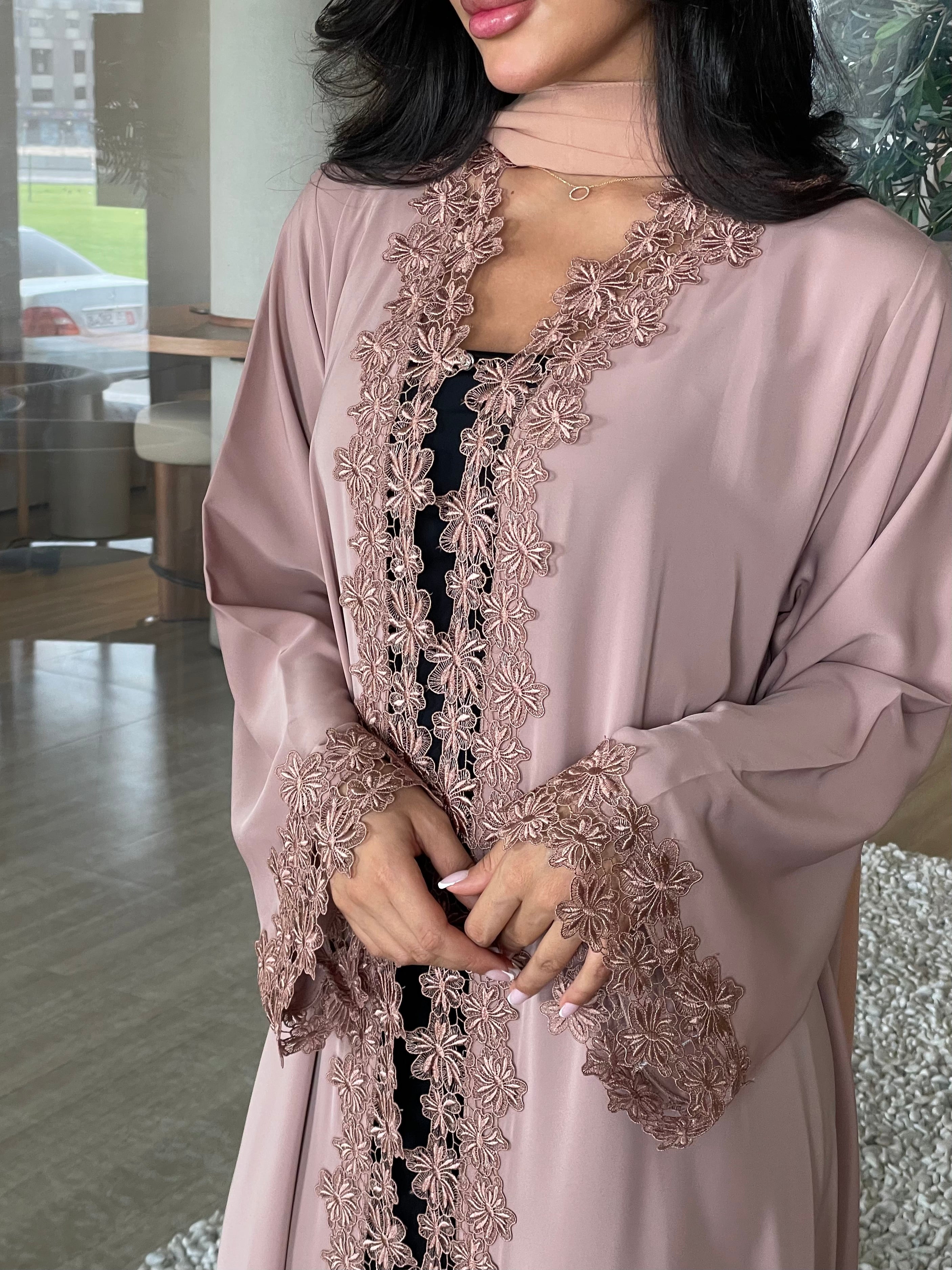 S403 - Beige dantel abaya