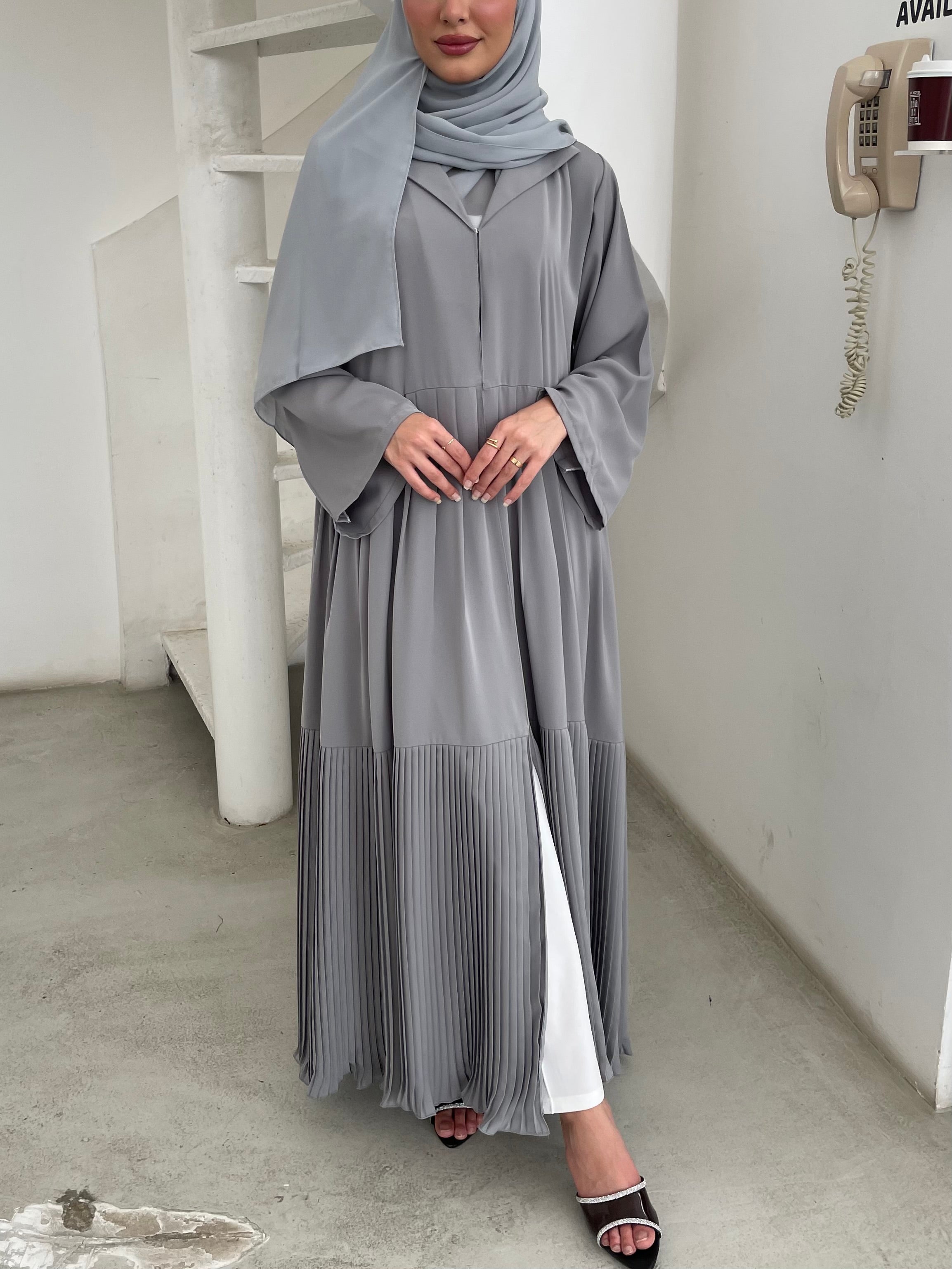 S365 - Grey nada pleated abaya