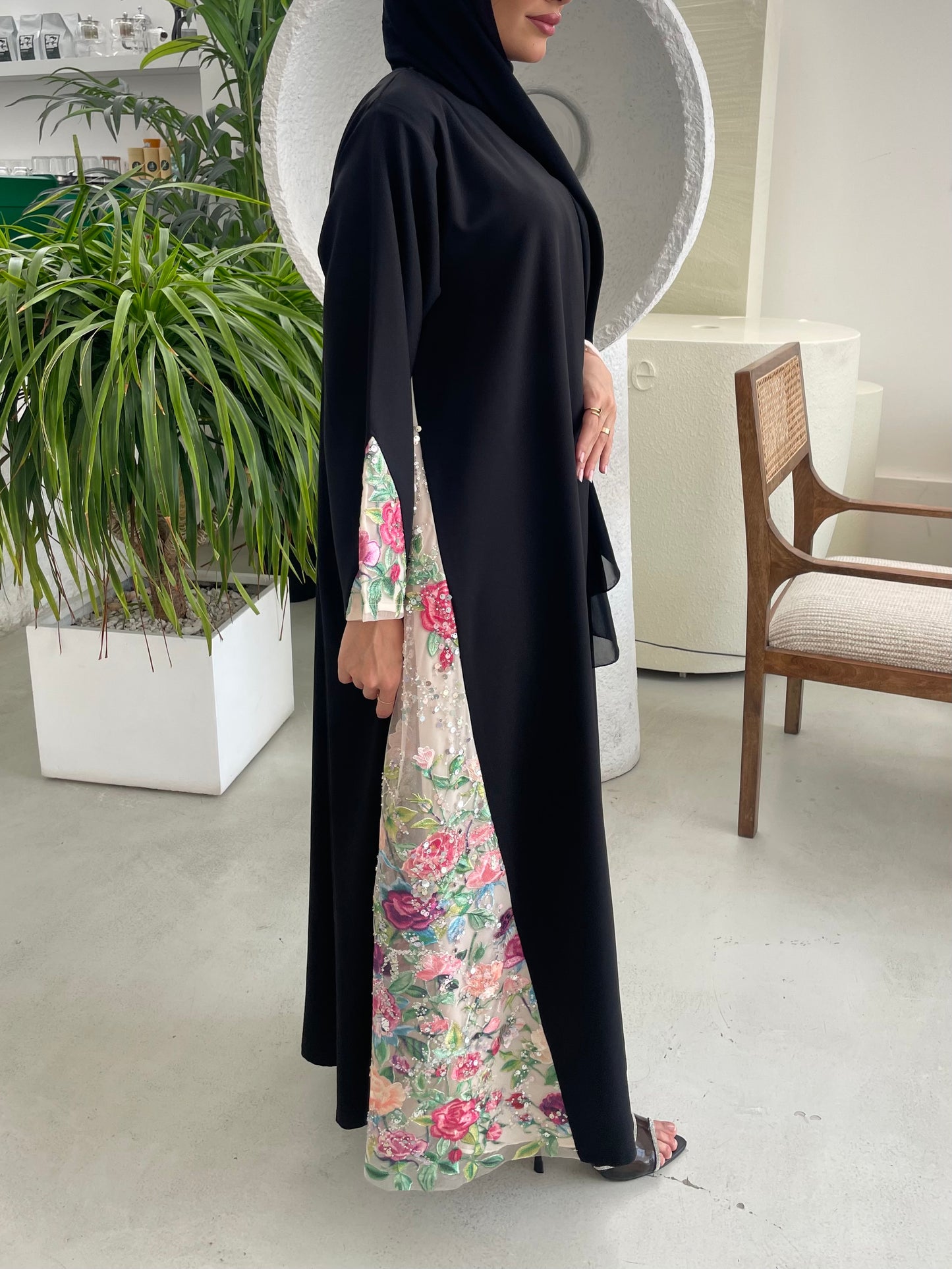 S363 -Black nada abaya with beige toor