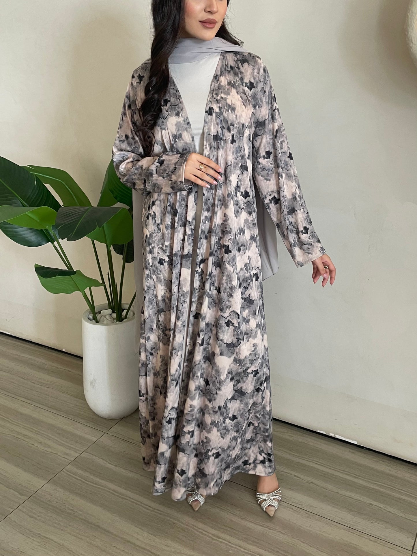 S377 - Light beige bisht abaya