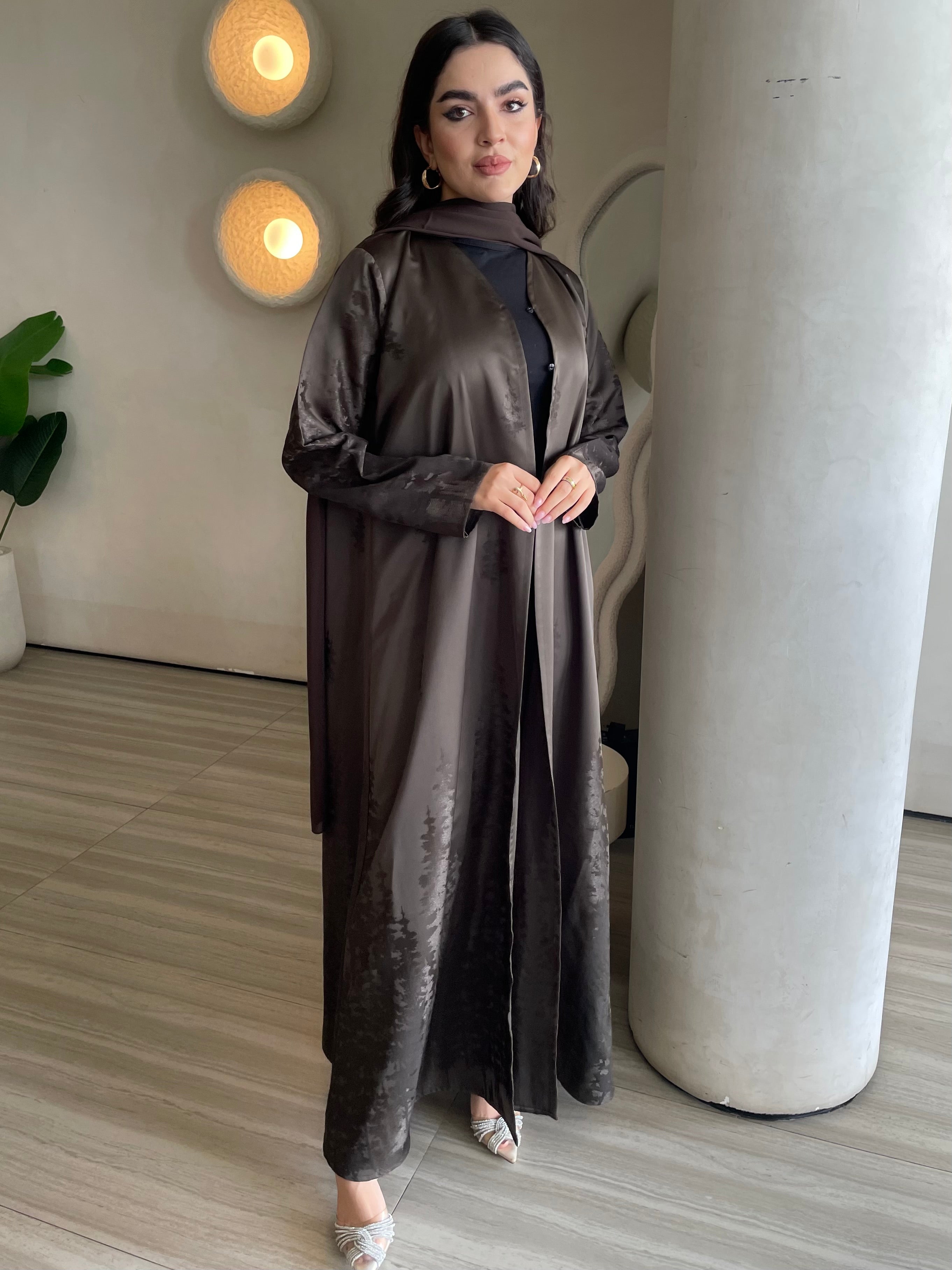 S381 - Brown pattern straight cut abaya