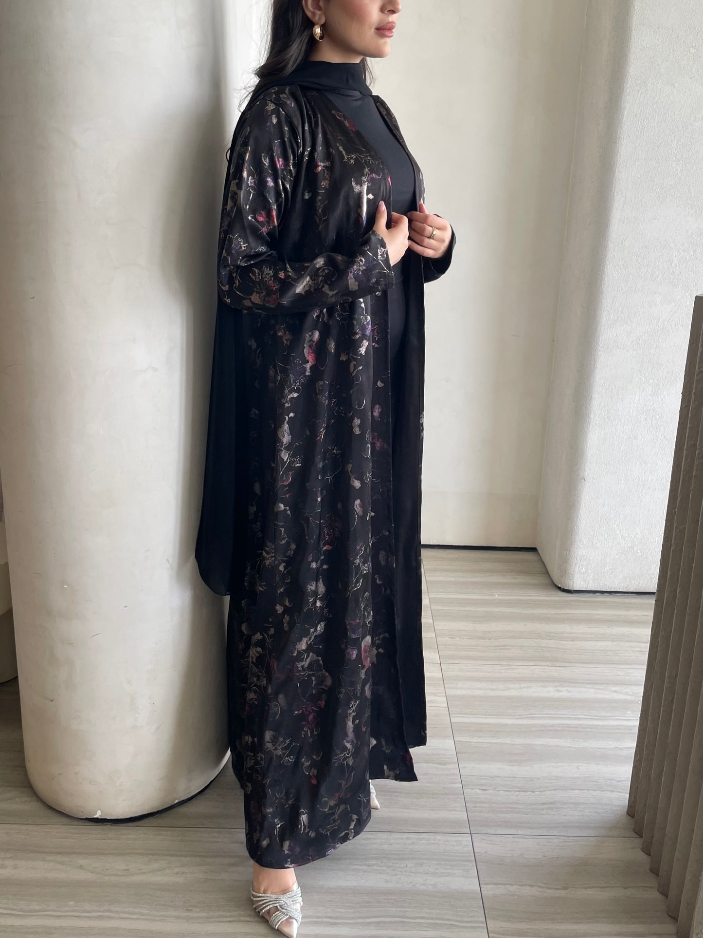 S376 - patten black bisht abaya