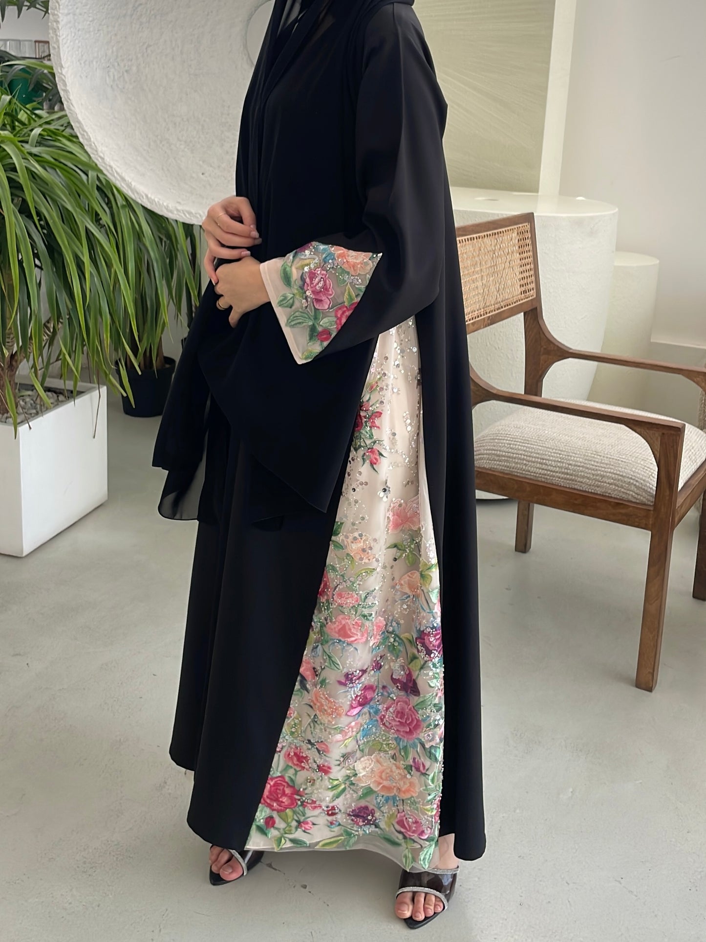 S363 -Black nada abaya with beige toor