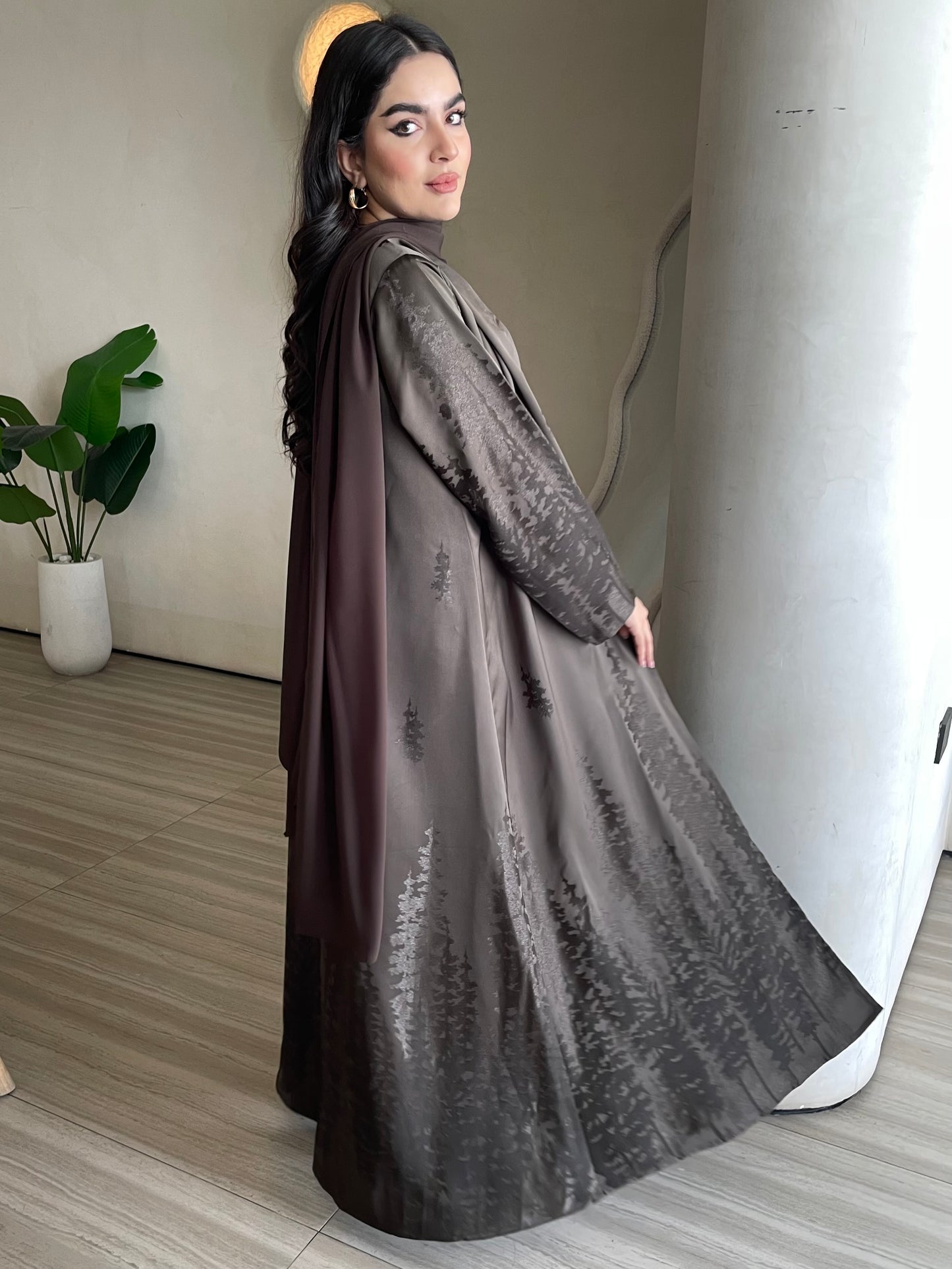 S381 - Brown pattern straight cut abaya