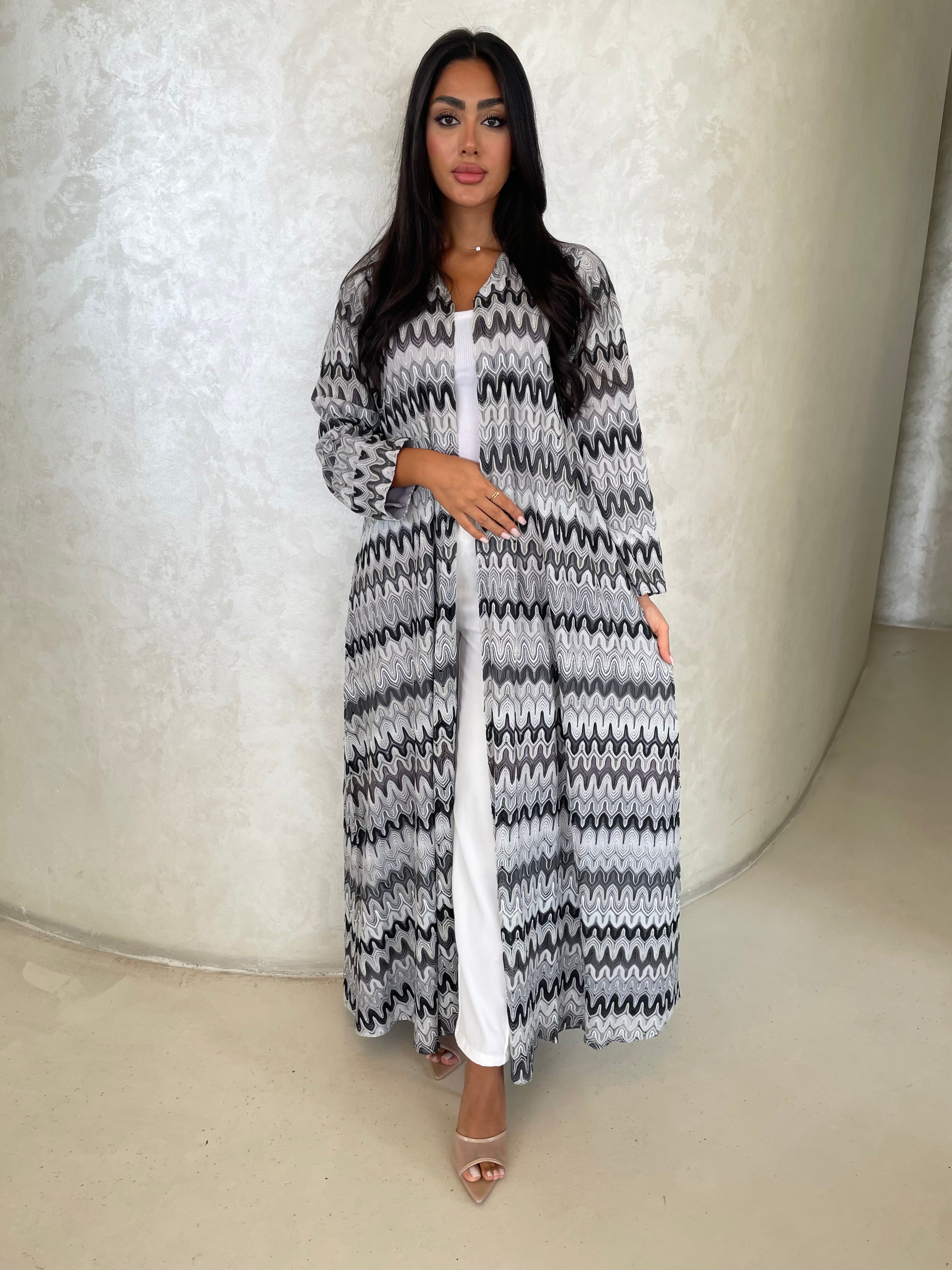 S424- Trendy black and white kaloosh abaya