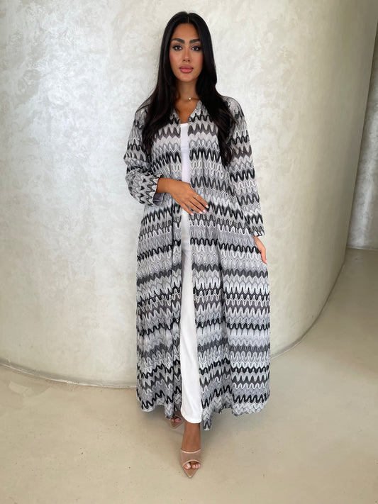 S424- Trendy black and white kaloosh abaya