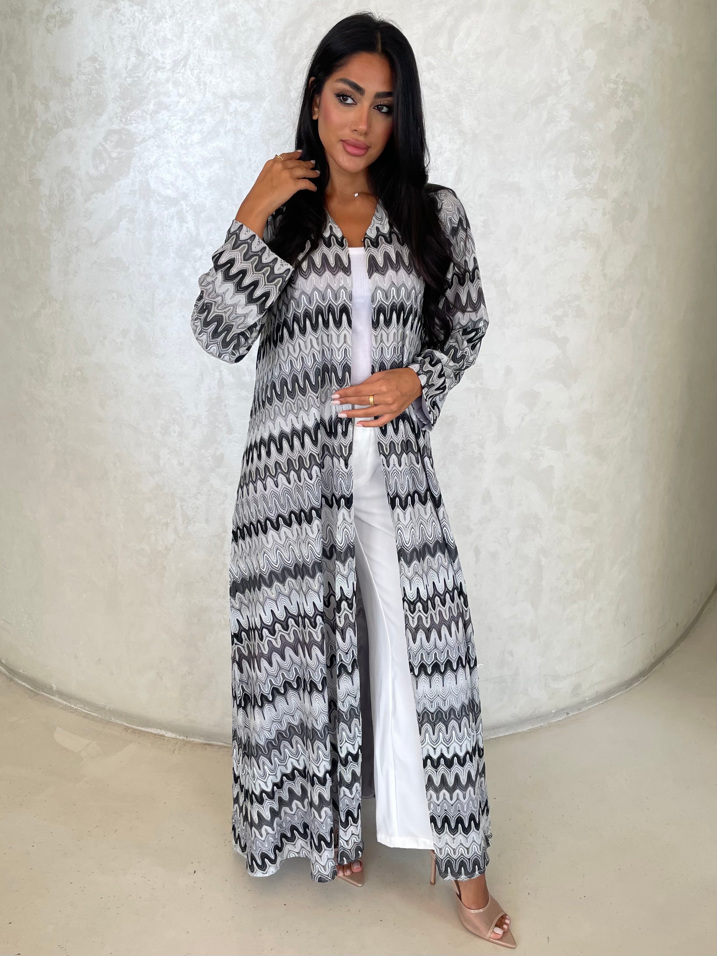 S424- Trendy black and white kaloosh abaya