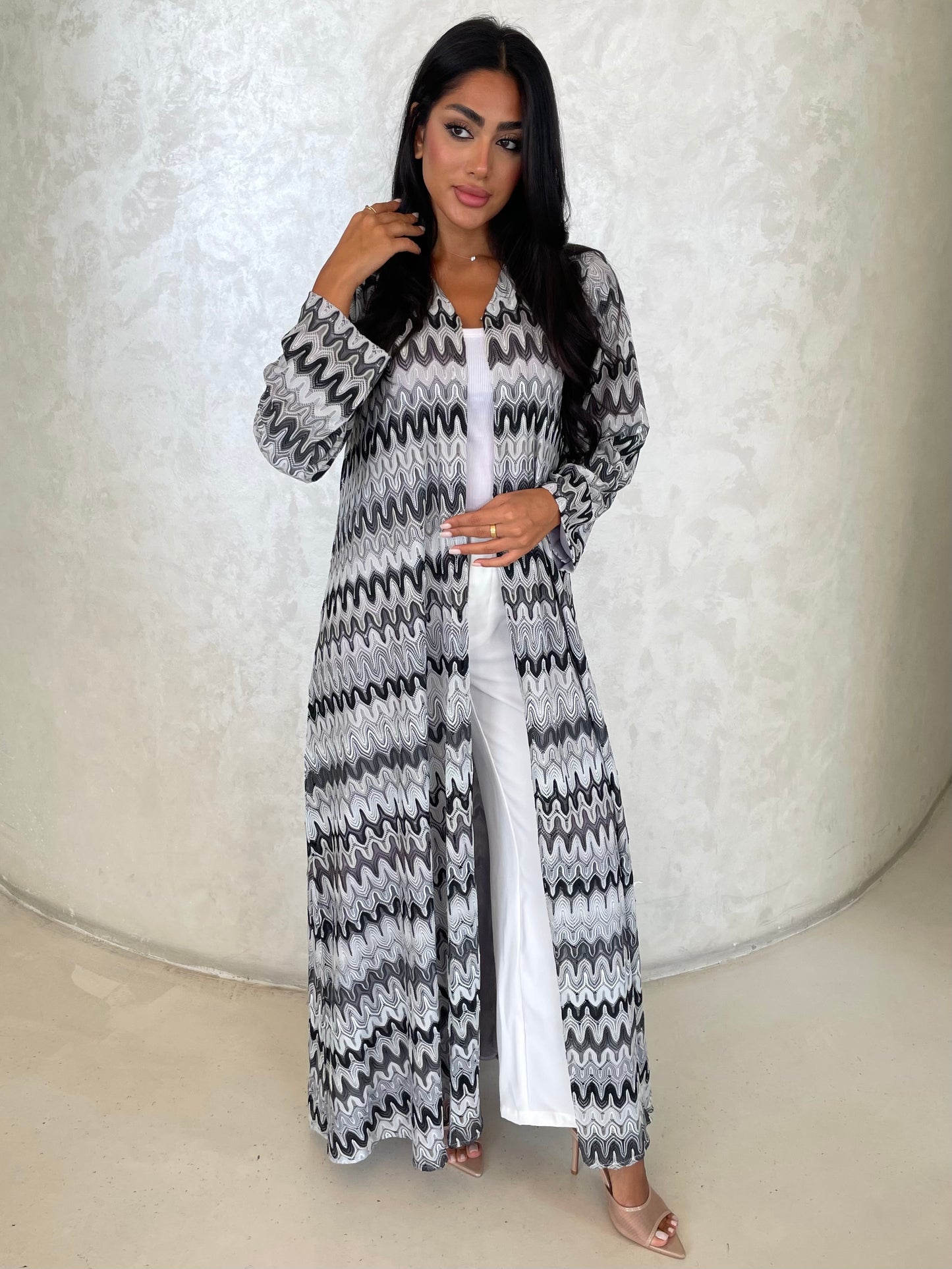 S424- Trendy black and white kaloosh abaya