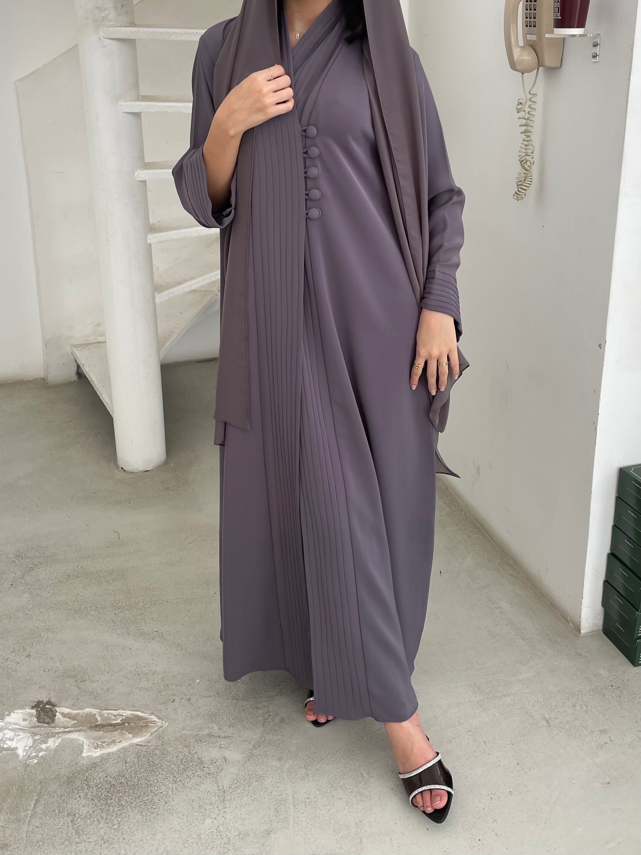 S368 Grey buttoned abaya