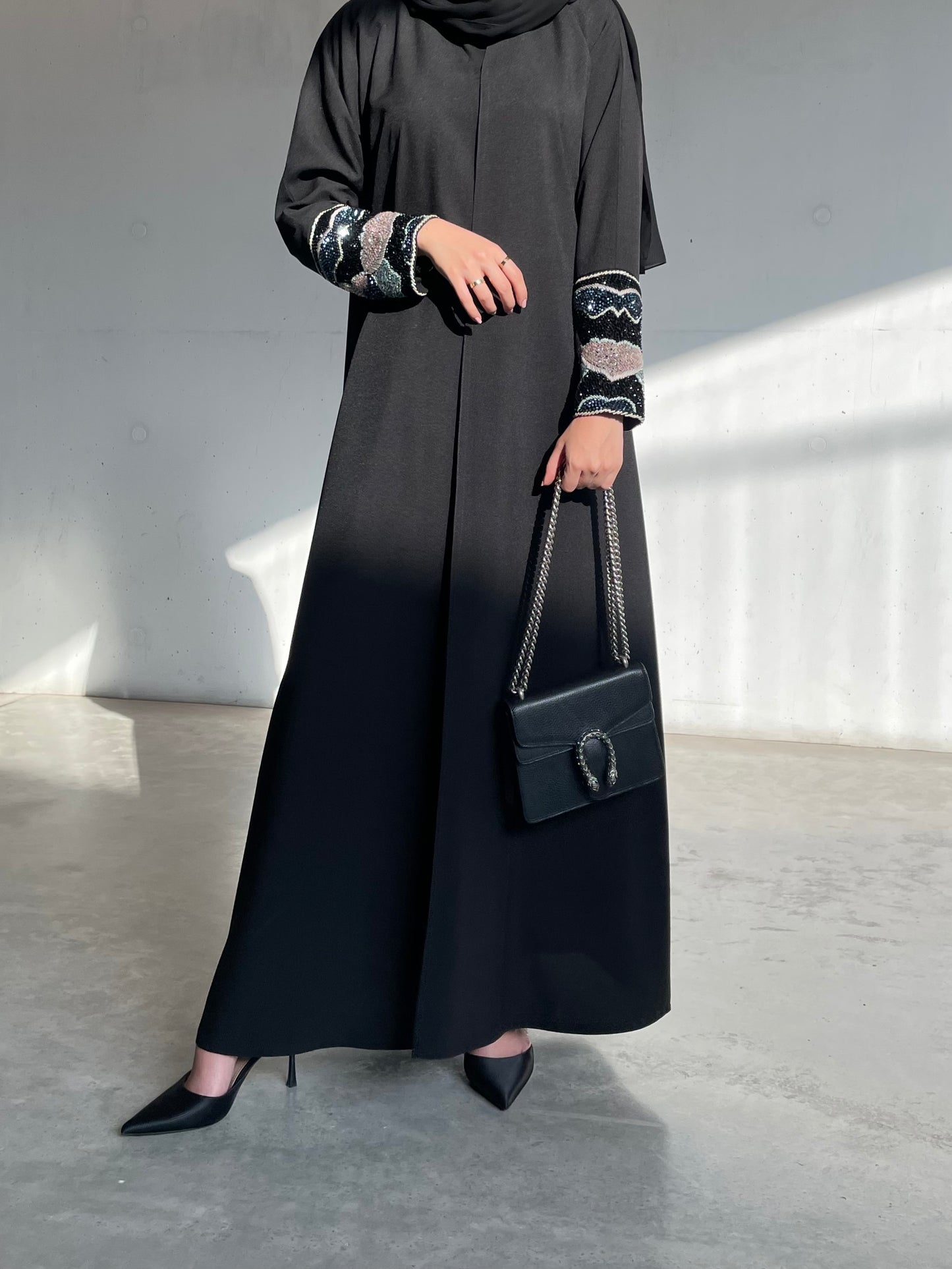 S024 - crystal abaya