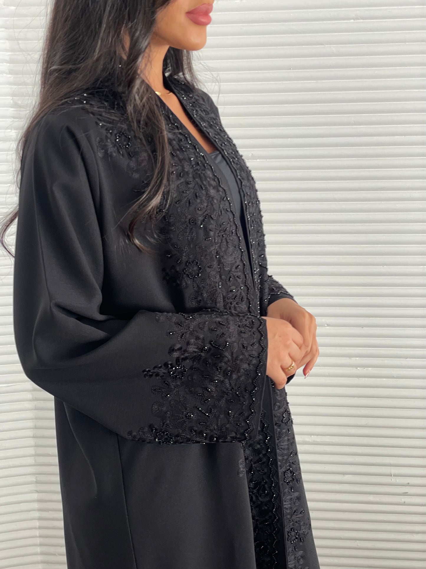 S352 - straight bisht abaya